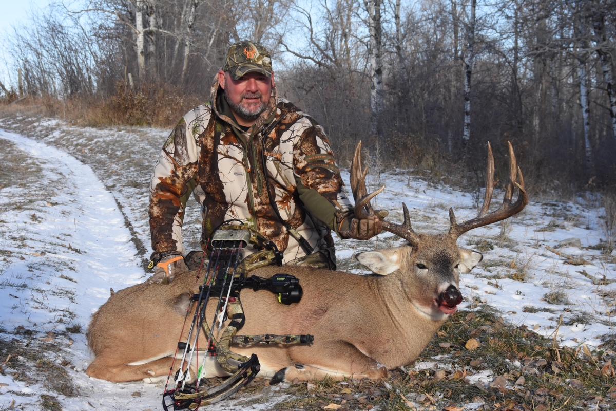 Manitoba Whitetail Hunts Manitoba Whitetail Hunts